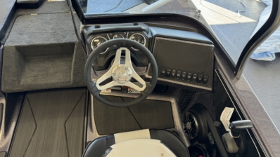 2025 SKEETER SOLERA 205