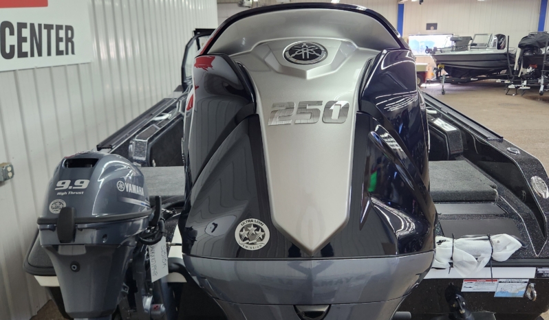 2025 SKEETER WXR2060F full