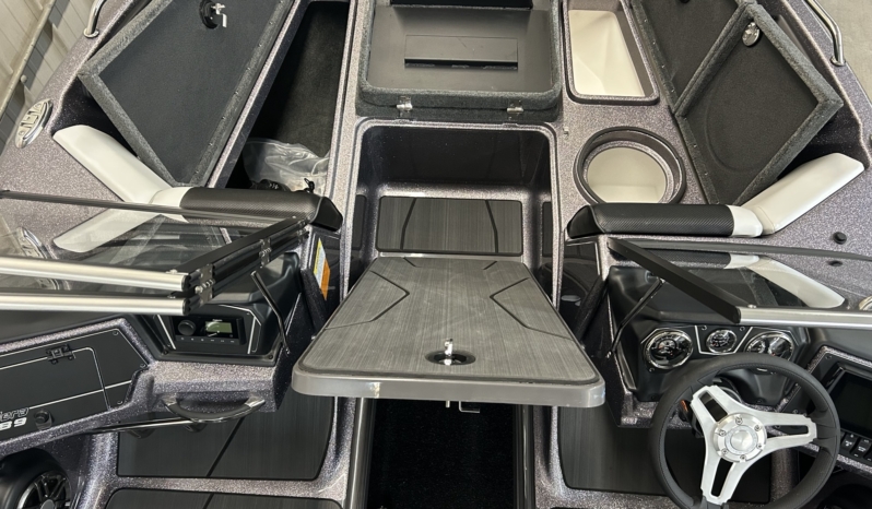 2025 SKEETER SOLERA 189 full