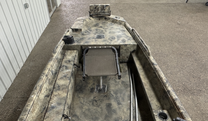 2019 EXCEL 1751 SHALLOW WATER full