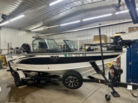 818 PRO | The Boat Center | Wisconsin & Minnesota