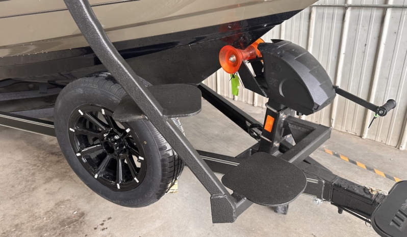 2027 SKEETER WXR2060F full
