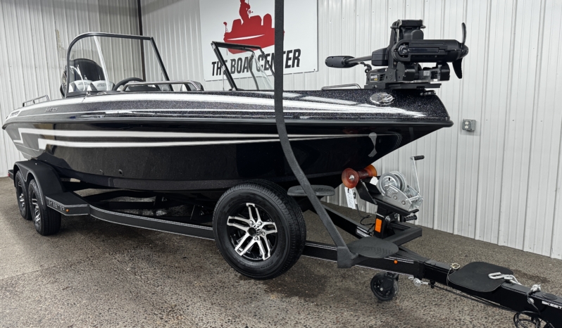 2025 SKEETER SOLERA 205 full