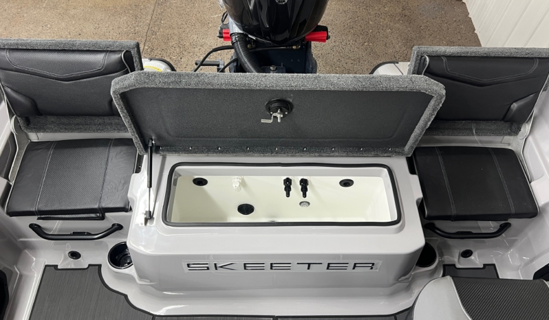 2027 SKEETER WXR1910F full