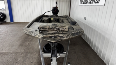 2027 EXCEL 1854 SHALLOW WATER F4