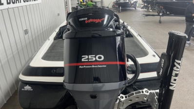 2004 SKEETER FX210
